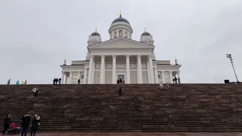 Helsinki Cathedral facade with visitors on its wide granite stairs Vídeos de archivo 341955704