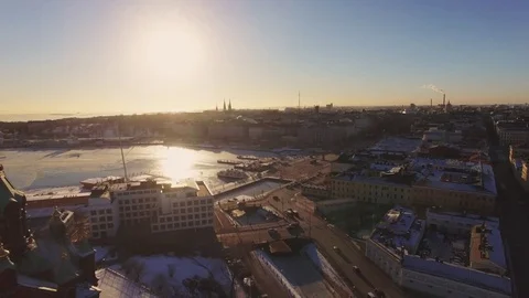 Helsinki, drone dropping towards ground, winter 動画素材 80825540