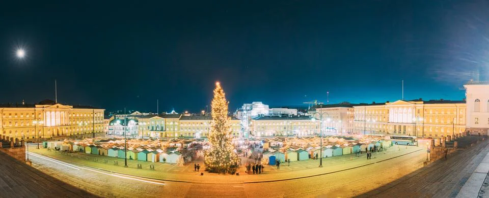 Helsinki, Finland. Christmas Xmas Market With Christmas Tree On Senate Square In Stock Photos