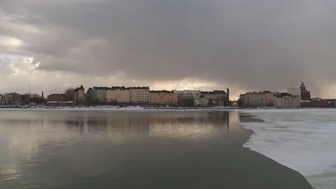 Helsinki shoreline in the winter Video stock 84264098