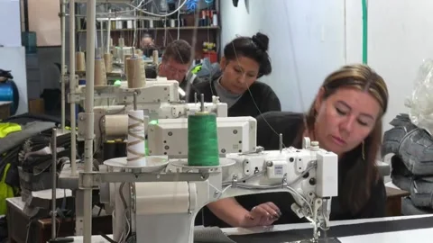 Hemp fiber, a Colombian brand's commitment to sustainable fashion and politics,  스톡 동영상 327928815