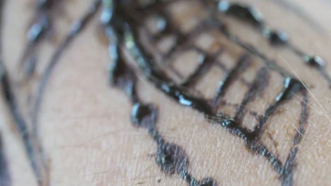 Henna tattoo on skin Video stock 85777762