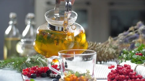 Herbal berry tea Stockbeeldmateriaal 82503585
