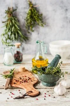 Herbs and Spices, Mortar and Pestle Foto stock