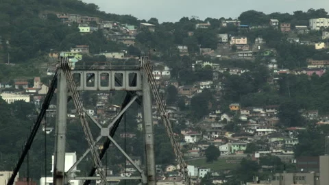 Hercilio luz bridge over favela Florianopolis ponte 動画素材 209300977