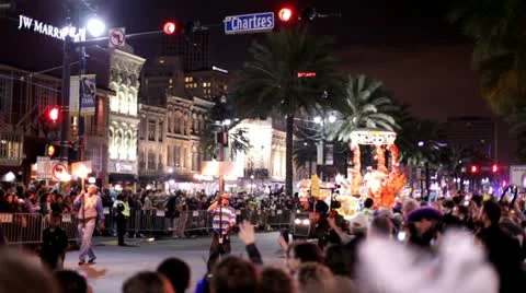 Hermes MMXII float in mardi gras parade Video stock 10808178