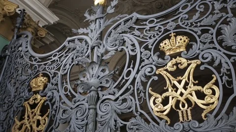 The Hermitage Museum main gate closeup. Iron gates, wrought 스톡 동영상 84604897