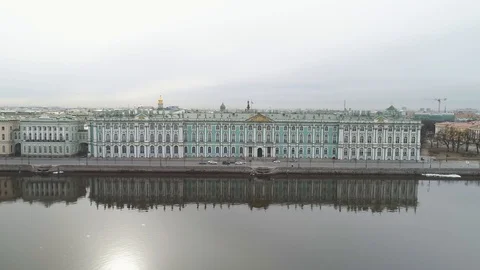 Hermitage riverside Vídeos de archivo 126099032