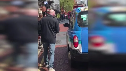 Hero chases down handbag thief through London streets Stock Footage 273021235