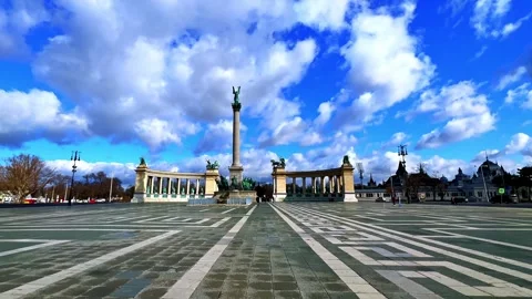 Heroes Square and Millenium Monument, Budapest, Hungary Stockbeeldmateriaal 312277872