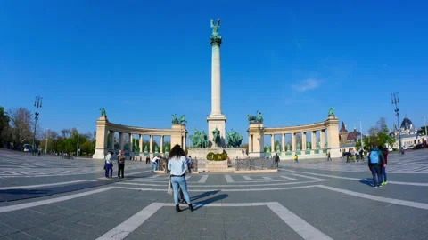 The Heroes Square in Budapest, Hungary 스톡 동영상 139312639