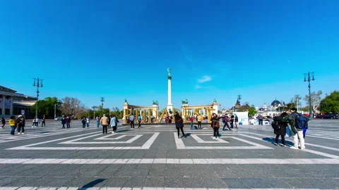 The Heroes Square in Budapest, Hungary 스톡 동영상 140285555