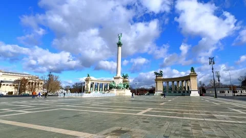 Heroes Square with Millenium Monument panorama, Budapest, Hungary Stockbeeldmateriaal 287958296