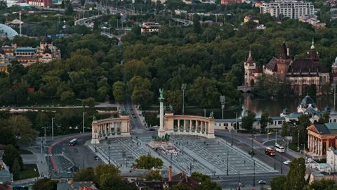 Heroes square at night, Budapest Video stock 131372616