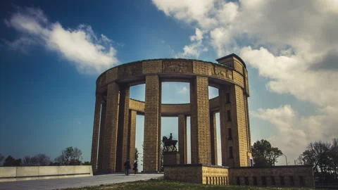 Heroes of World war one : King Albert I of Belgium memorial time lapse Stock Footage 107543804