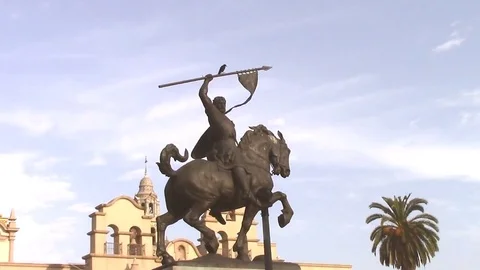 Heroic statue in time lapse Video stock 77817194