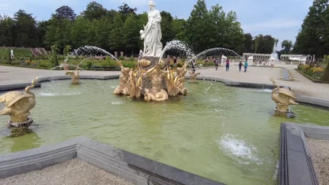 Het Loo Palace gardens, Netherlands August 15 2022 Video stock 296801213