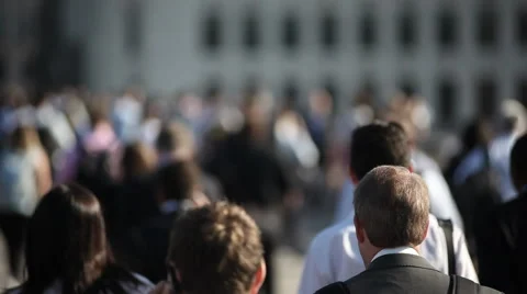 Hi-mo large crowd of pedestrians walk over London Bridge 03 스톡 동영상 45542779