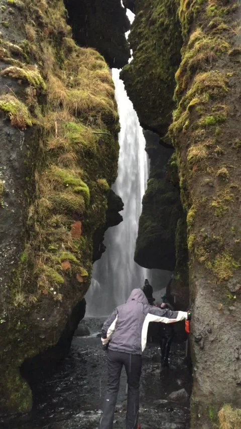 Hidden waterfall in Iceland Video stock 327950230