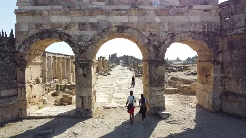 Hierapolis gates, Pamukkale Video stock 221320100
