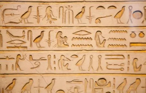 Hieroglyphs on the wall Stock-Fotos
