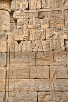 Hieroglyphs on wall Foto stock