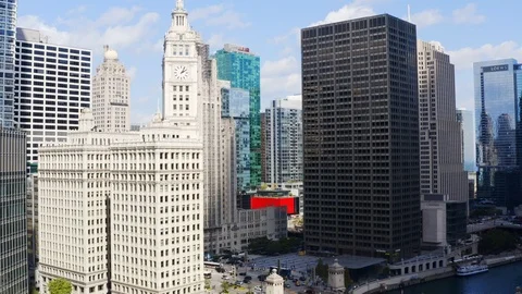 High aerial of Chicago in evening Видео 126231196