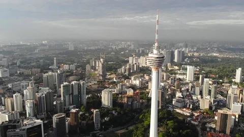 High aerial side sweep KL tower menara tower Vidéo 102883547