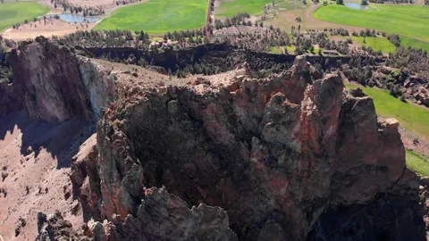 HIGH AERIAL OF SMITH ROCK AT SMITH ROCK STATE PARK IN CENTRAL OREGON Stock Footage 151044768
