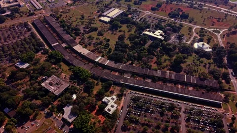 High aerial view of the full ICC Minhocão building at UnB Stockbeeldmateriaal 339123090