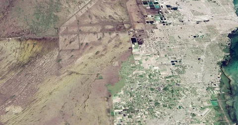 High-altitude circular tracking shot of the Everglades, Florida Vídeos de archivo 97429966