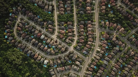 High altitude drone flight over a suburban community in summer. Video stock 90470917