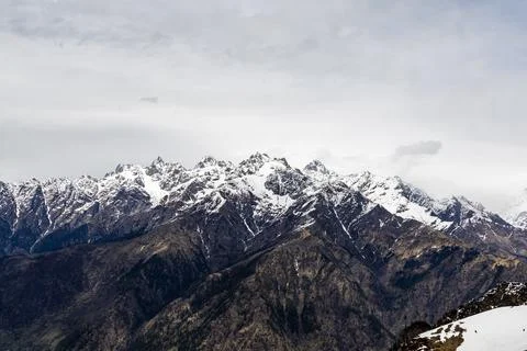 High Altitude Himalayan Mountain Range Covered in Fresh Snow Fotos Stock