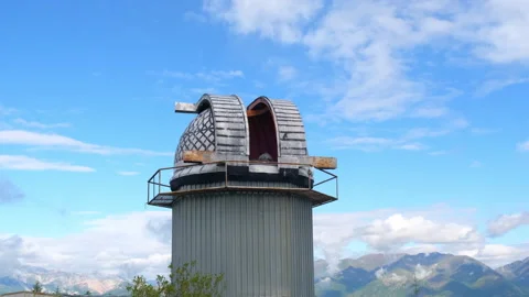 High Altitude Observatory Tower opens shutters for telescope Stock-Footage 253626773