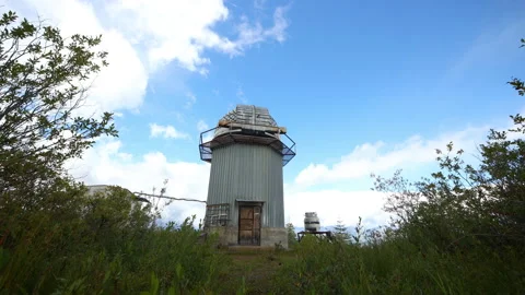 High Altitude Observatory Tower opens shutters for telescope Stock-Footage 253631126
