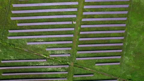 High Altitude Vertical Drone Flyover – Top-Down Solar Panel Cinematic Aerial 스톡 동영상 337706527