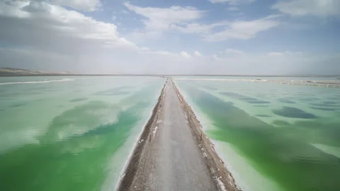 High-Angle Aerial View of Mangya Emerald Lake in Qingha Stockbeeldmateriaal 343797168