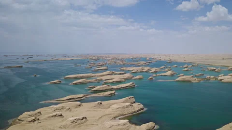 High-Angle Aerial View of Wusute Water Yadan West Sea Fleet in Qinghai 動画素材 343879275