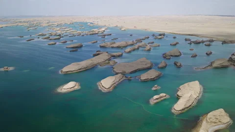 High-Angle Aerial View of Wusute Water Yadan West Sea Fleet in Qinghai Stockbeeldmateriaal 343880943
