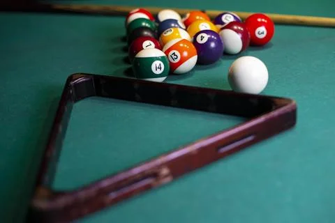 High angle arrangement with triangle pool balls Foto stock