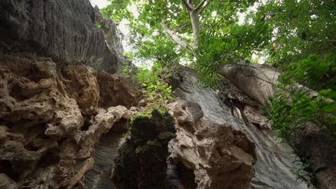 High angle of blue cave mountain in Tak province Thailand. 库存影片 138986199