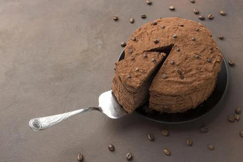 High angle chocolate cake with cocoa powder Foto stock