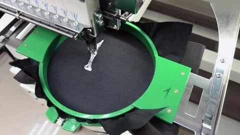 High Angle Close Up of Industrial Multi-Needle Embroidery Machine Head Stit.. 스톡 동영상 332205621