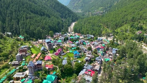 High angle drone glide across rural mountain homes in Tosh Village Vídeos de archivo 345277143