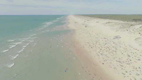 High angle drone rotating over Cap Ferret beach, France Stockbeeldmateriaal 333107577