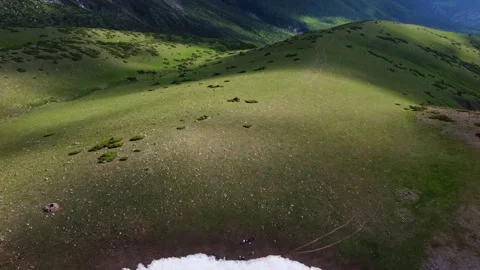 High angle drone shot of high altitude mountain meadow in Kazakhstan Vídeo Stock 337140603