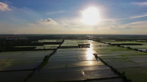 High Angle Drone View Of Golden Sunset Over Countryside Farmland Vidéo 340548110