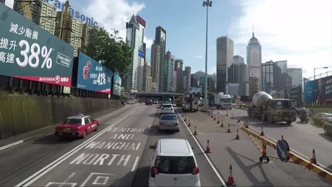 High angle front view vehicle shot, Canal Road Flyover, Wan Chai, Hong Kong 库存影片 161896882
