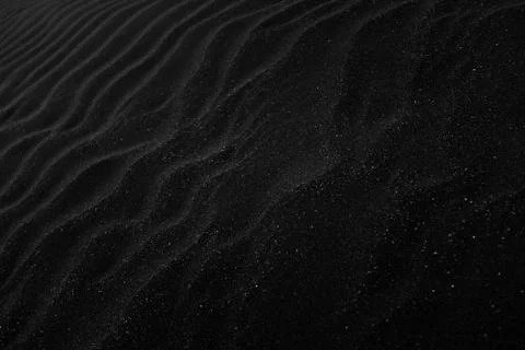 High angle grey scale shot of the beautiful patterns on the sands Fotos de archivo