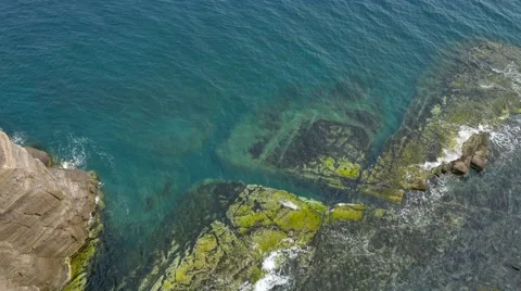 High angle of the Pacific rocky seacoast 動画素材 62835141